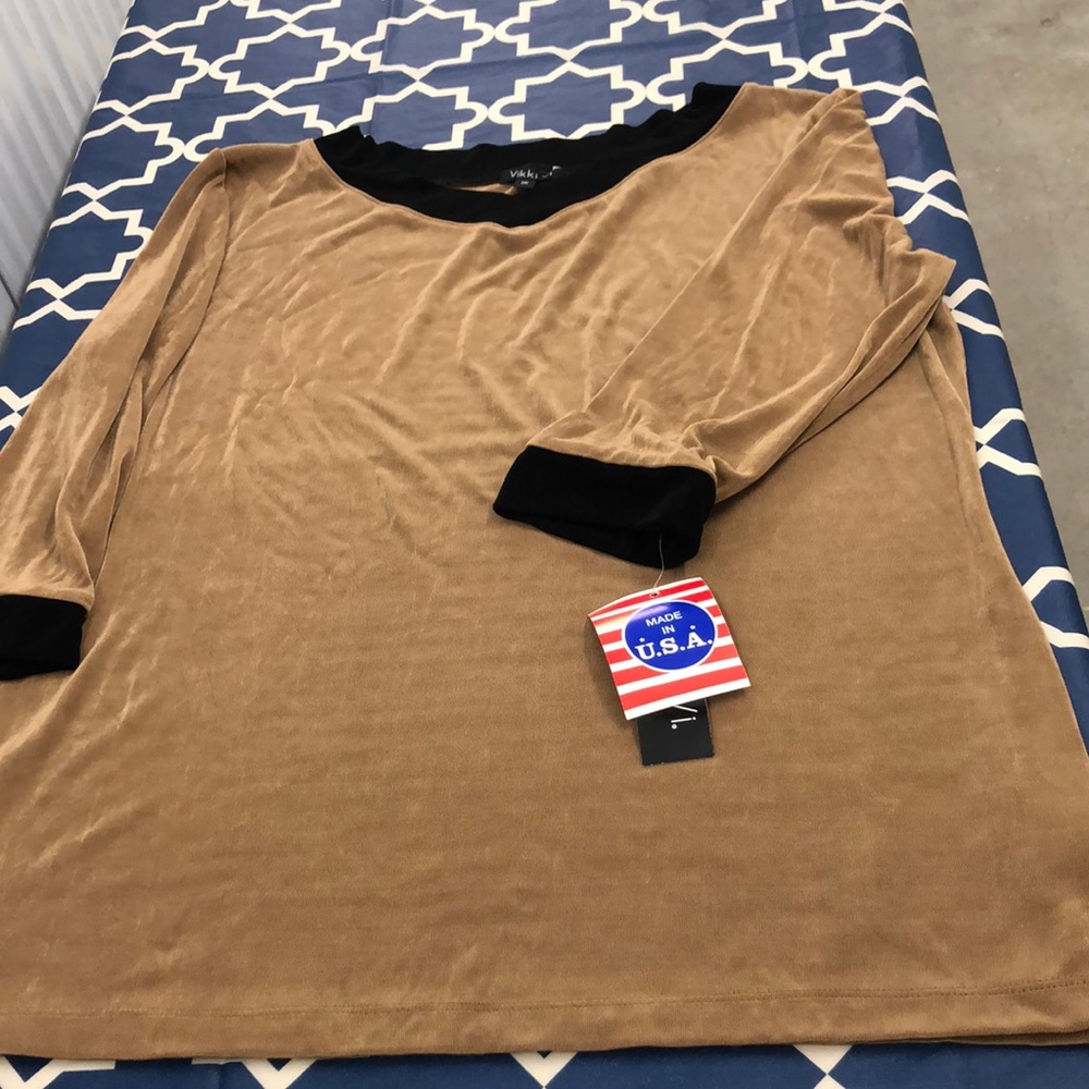 Vikki Vi Ladies V-Neck Top